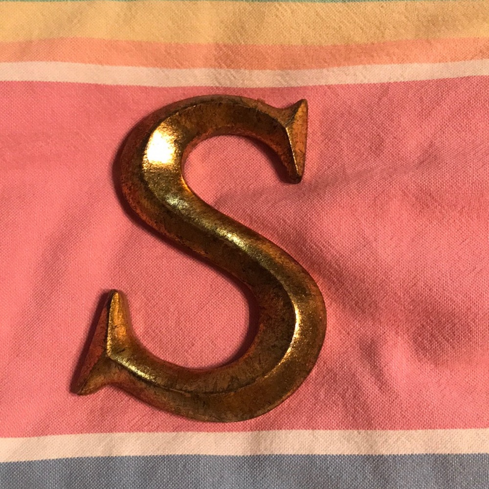 The letter S figurine